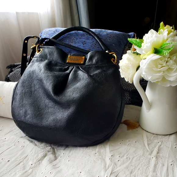 Marc By Marc Jacobs Handbags - Marc Jacobs black leather purse